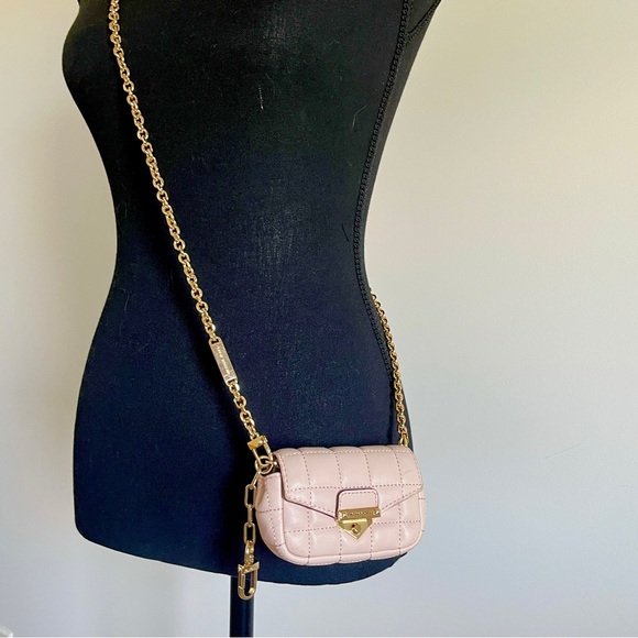 ❌SOLD❌[Michael Kors] Soho Mini Lamb Leather Pouch with Chain - Picture 4 of 5